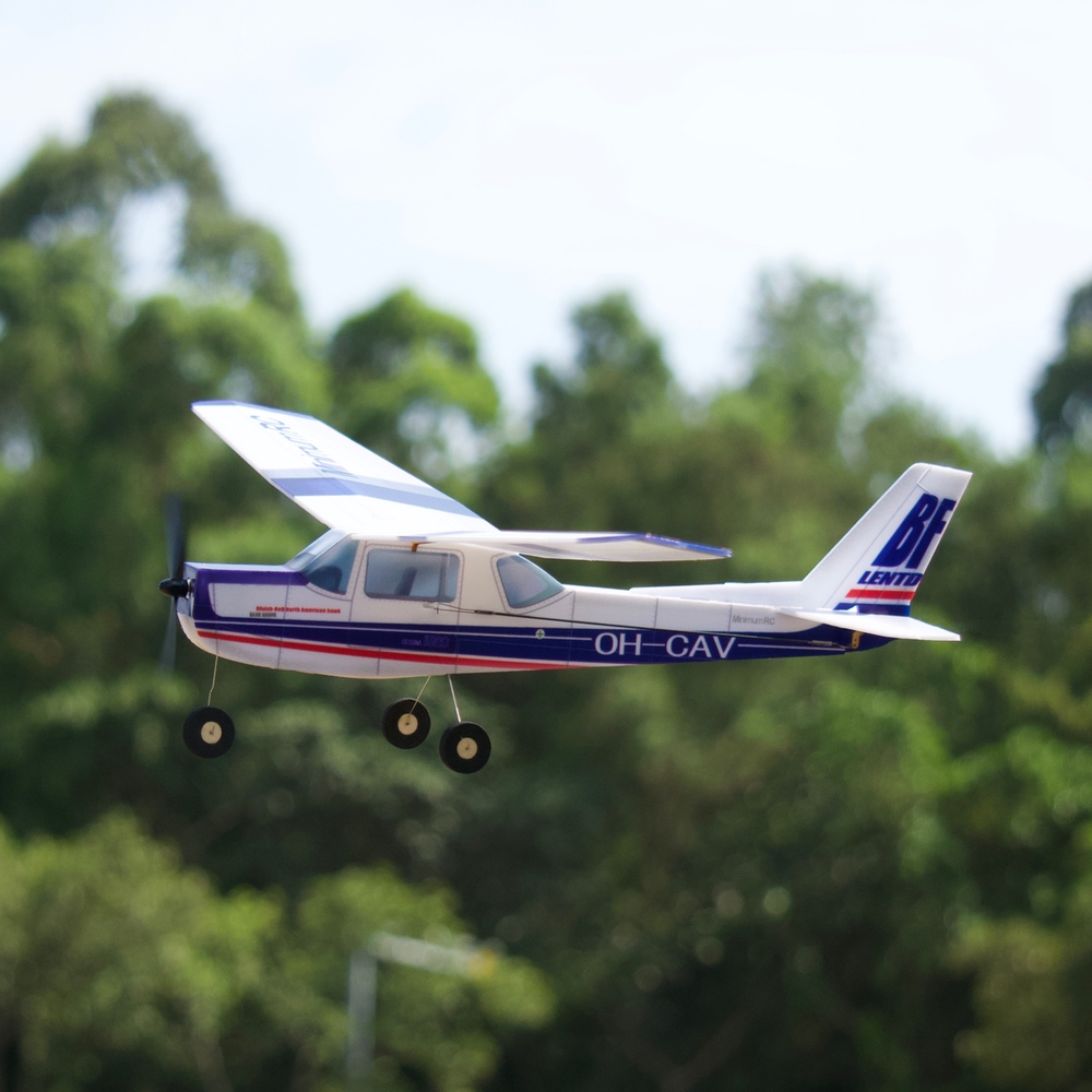 MinimumRC Plane Kit Blue Cessn - Kids Outdoor Gifts のレビューと価格